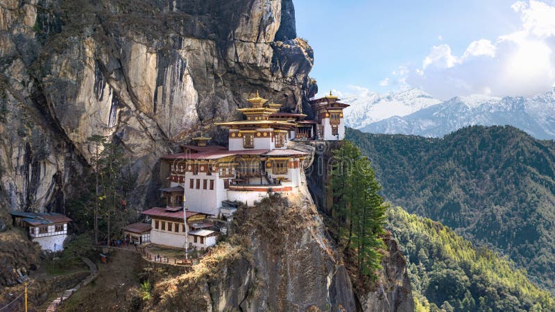 Taktshang Goemba of Tiger& x27; s nesttempel op berg, Bhutan stock foto's Taktshang Goemba of Tiger& x27; s nesttempel op berg, Bhutan stock foto's