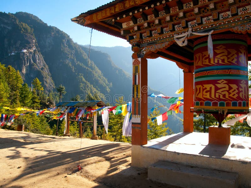 Taktshang Kloster in Paro (Bhutan) stockbild Taktshang Kloster in Paro (Bhutan) stockbild