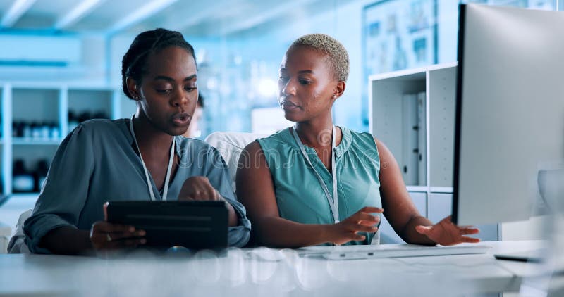Talking, data scientist or black people in lab with tablet, computer or gene editing medical experiment. Biotech, innovation consultant or teamwork with science report, test or DNA research results. Computer editing stock images, royalty-free photos and pictures