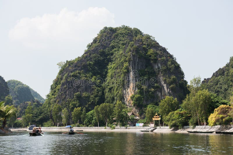 Tam Coc Caves Ride royaltyfria foton Tam Coc Caves Ride royaltyfria foton