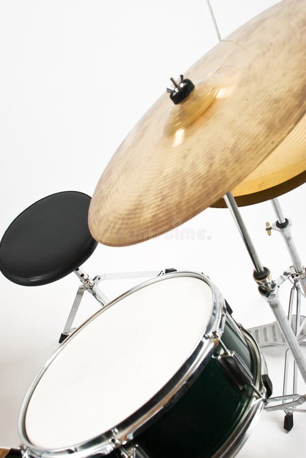 Tambores Y Maracas Del Bongo Aislados En Blanco Imagen de archivo