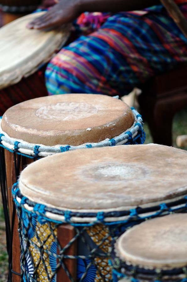 Tamburi africani immagini stock libere da diritti Tamburi africani immagini stock libere da diritti