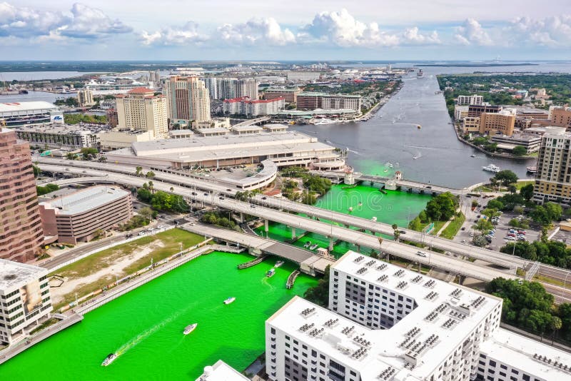 Tampa, Florida Green River No Dia De St Patrick Imagem de Stock