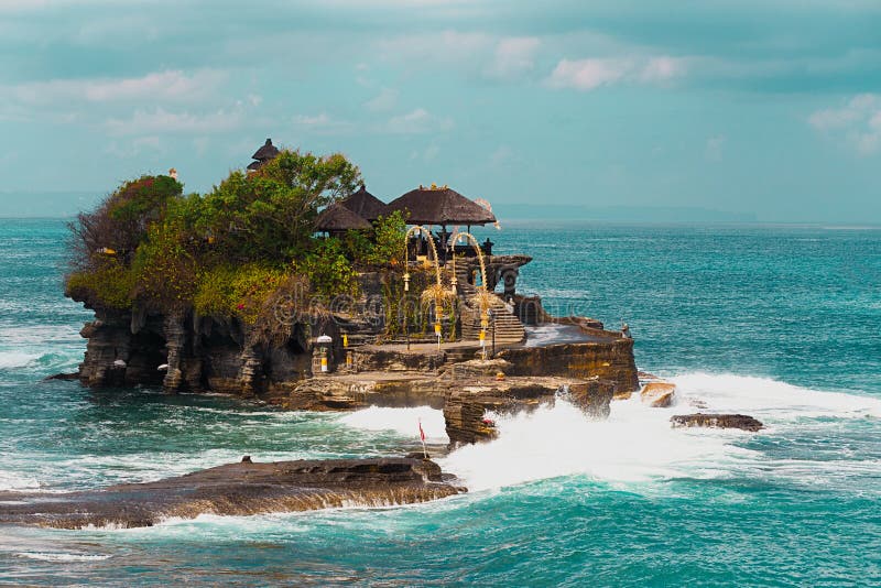 Tanah-Los-Tempel auf Meer in Bali-Insel Indonesien stockbild Tanah-Los-Tempel auf Meer in Bali-Insel Indonesien stockbild