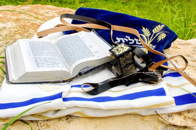 Tanakh Torah, bible hébraïque, Tefillin et Tallit, Israël image libre de droits Tanakh Torah, bible hébraïque, Tefillin et Tallit, Israël image libre de droits