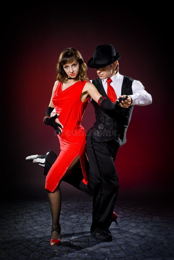 Tancerzy eleganci tango