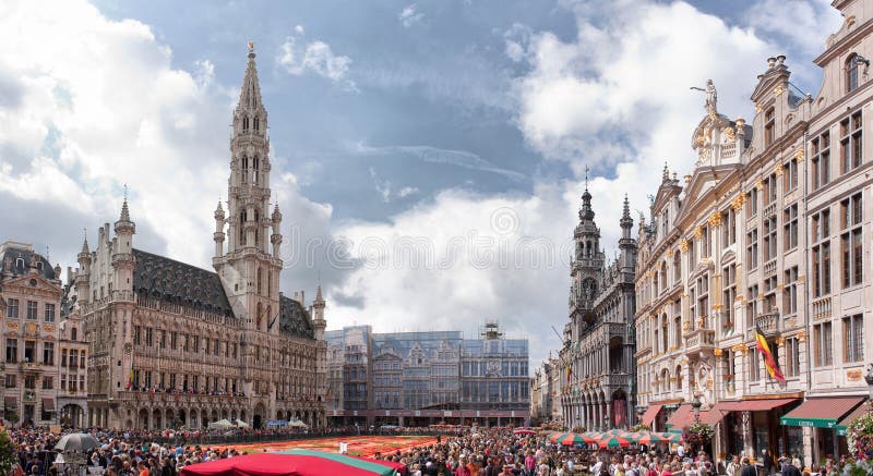 Tapete da flor em Bruxelas, Bélgica imagens de stock