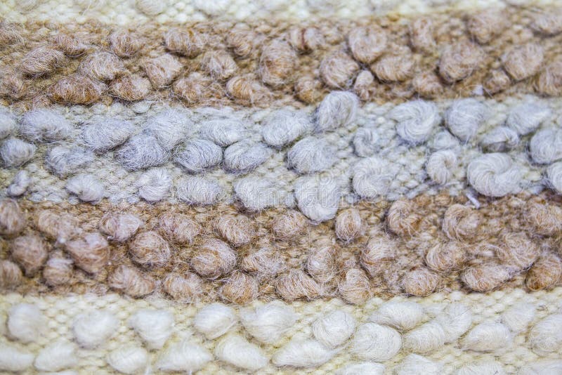 Tappezzi la struttura o le coperte della lana del ` s delle pecore Plaid blu marrone bianco del filo del ` s delle pecore fotografie stock Tappezzi la struttura o le coperte della lana del ` s delle pecore Plaid blu marrone bianco del filo del ` s delle pecore fotografie stock