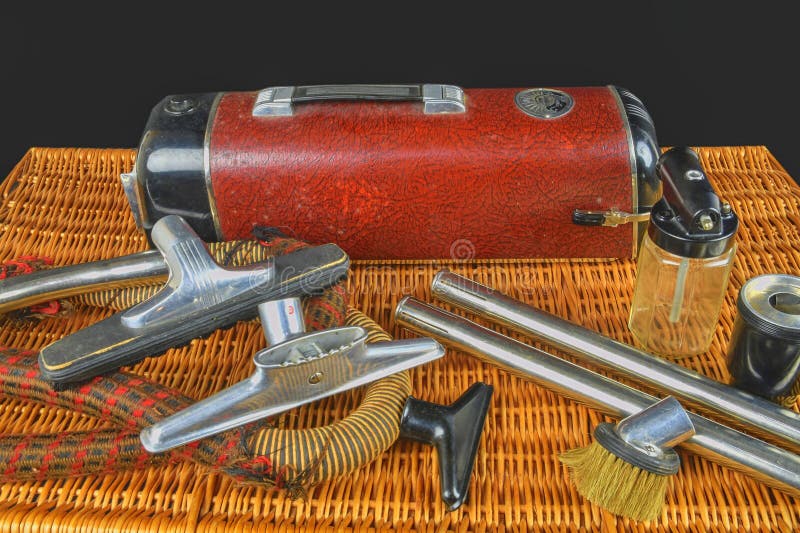 Tappningdammsugare Electrolux Electrolux är ett berömt märke från Sverige Mycket populärt över hela världen royaltyfri foto Tappningdammsugare Electrolux Electrolux är ett berömt märke från Sverige Mycket populärt över hela världen royaltyfri foto