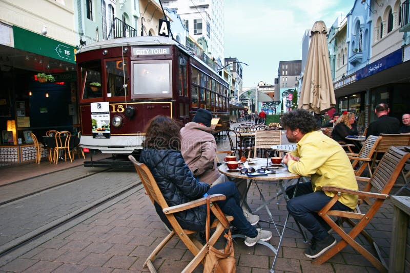 Tappningstaden turnerar spårvagnen på nya Regent Street i Christchurch, Nya Zeeland royaltyfria foton
