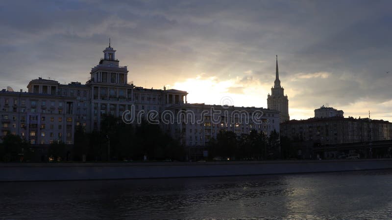 Tarde del río de Moscú última