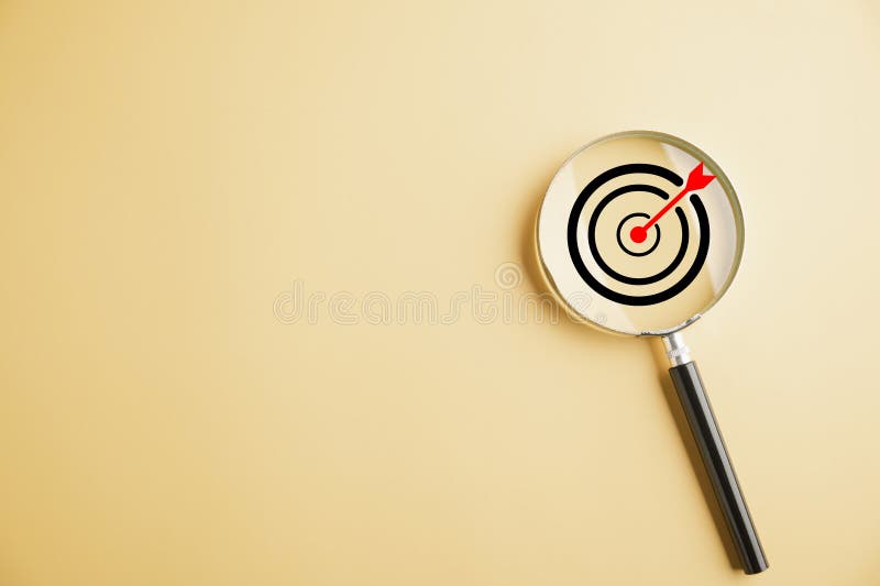 Target Board Inside Of Magnifier Glass For Focus Business