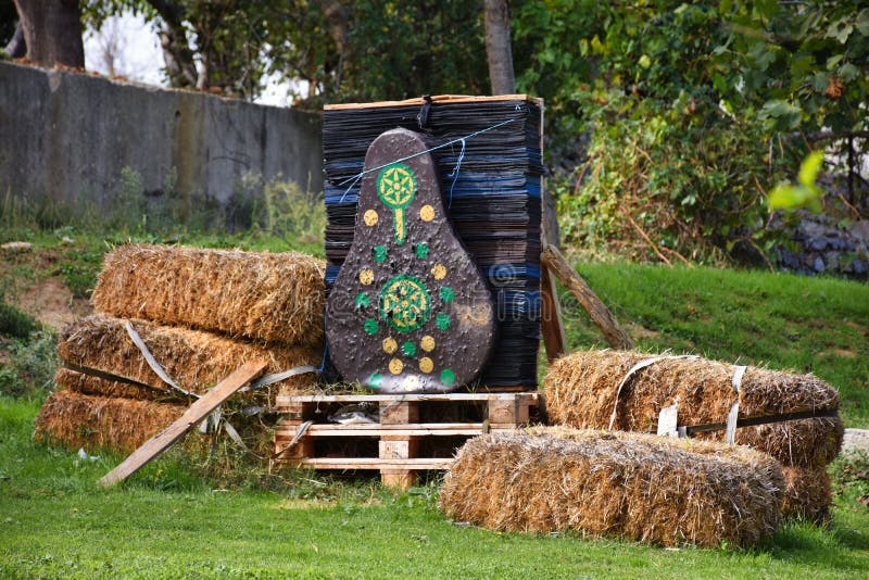 Traditional Arrow Target Board Arrows Stock Photos Free & Royalty