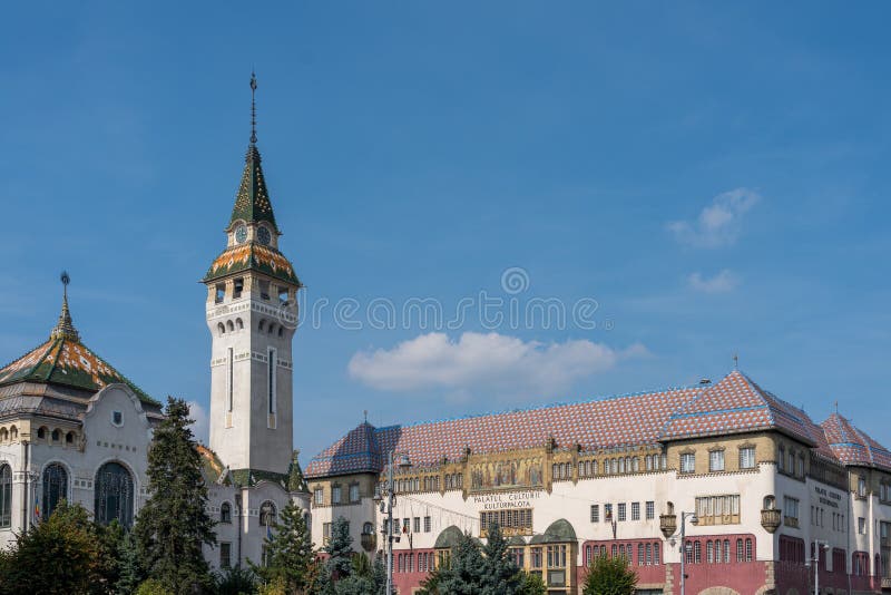 TARGU MURES, TRANSYLVANIA/ROMANIA - 17 SEPTEMBER: Prefectur stock afbeelding TARGU MURES, TRANSYLVANIA/ROMANIA - 17 SEPTEMBER: Prefectur stock afbeelding