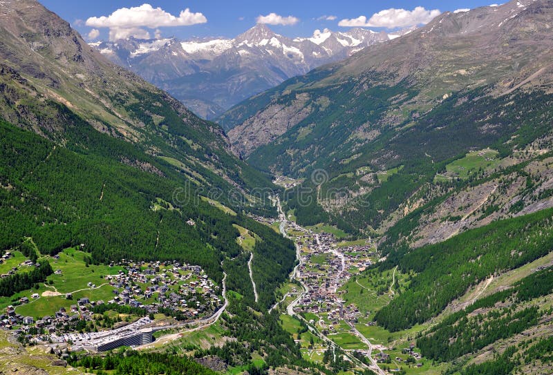 Tarifa y Saas Grund, Suiza de Saas fotos de archivo Tarifa y Saas Grund, Suiza de Saas fotos de archivo