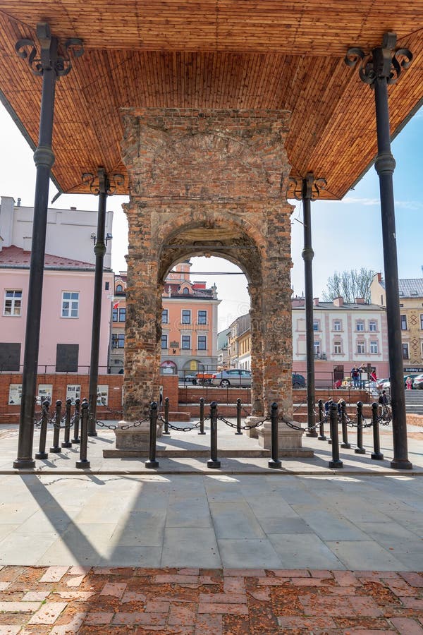 Tarnow, Malopolskie/Pologne - mai, 1, 2019 : Ruines de la synagogue en Europe centrale Les murs historiques survécus après images stock Tarnow, Malopolskie/Pologne - mai, 1, 2019 : Ruines de la synagogue en Europe centrale Les murs historiques survécus après images stock
