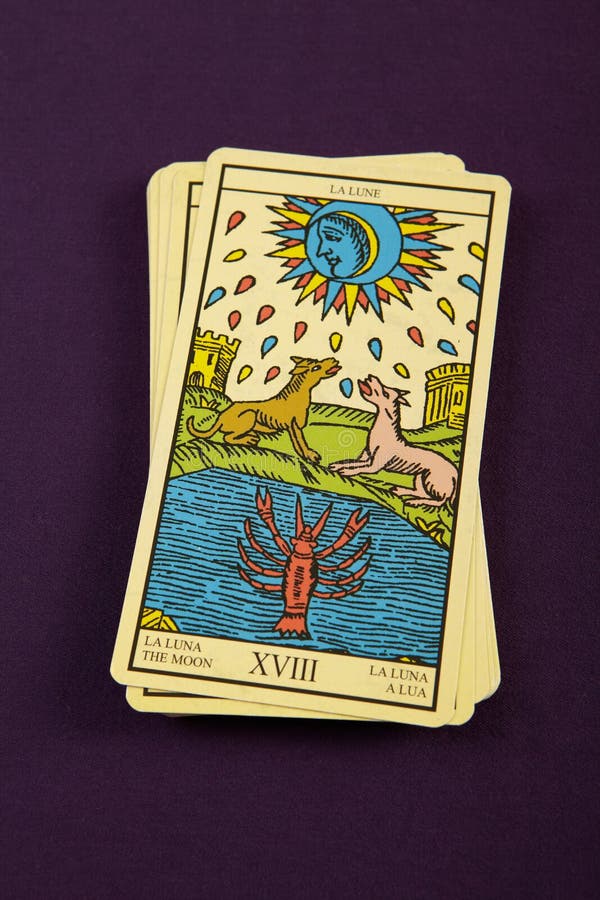 Tarot der Mond stockfoto. Bild von mystiker, befestigungsklammer - 17345024