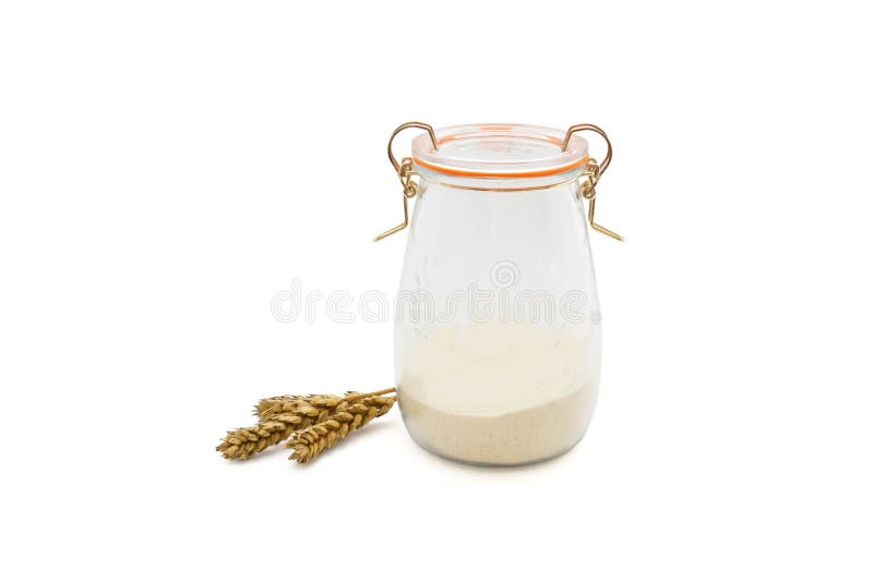 Tarro con la harina aislada en blanco imágenes de archivo libres de regalías Tarro con la harina aislada en blanco imágenes de archivo libres de regalías