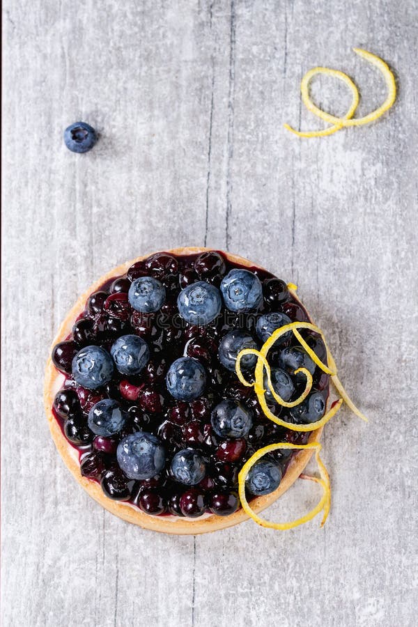 Tart with blueberries
