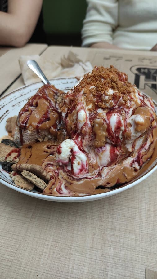 Tarta De Queso Con Helado// Cheese Cake and Ice Cream Stock Image Image of lunch, dessert