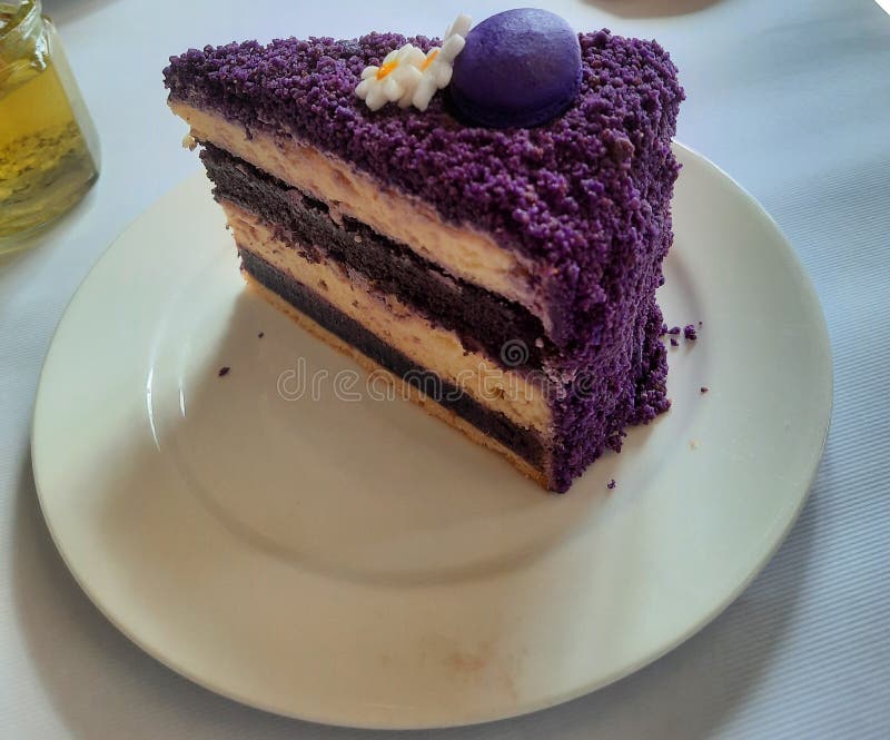 Tarta De Terciopelo Ube Macarons Toping Imagen de archivo - Imagen de  terciopelo, tope: 207858739