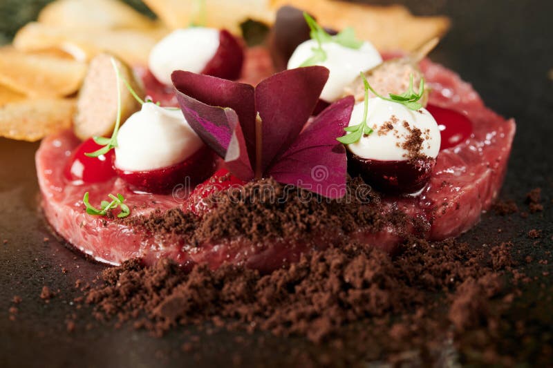 Tartar de carne fresca fotografía de archivo libre de regalías
