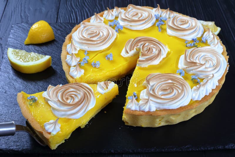 Tarte de citron ou cédrat d'Au de Tarte photographie stock Tarte de citron ou cédrat d'Au de Tarte photographie stock