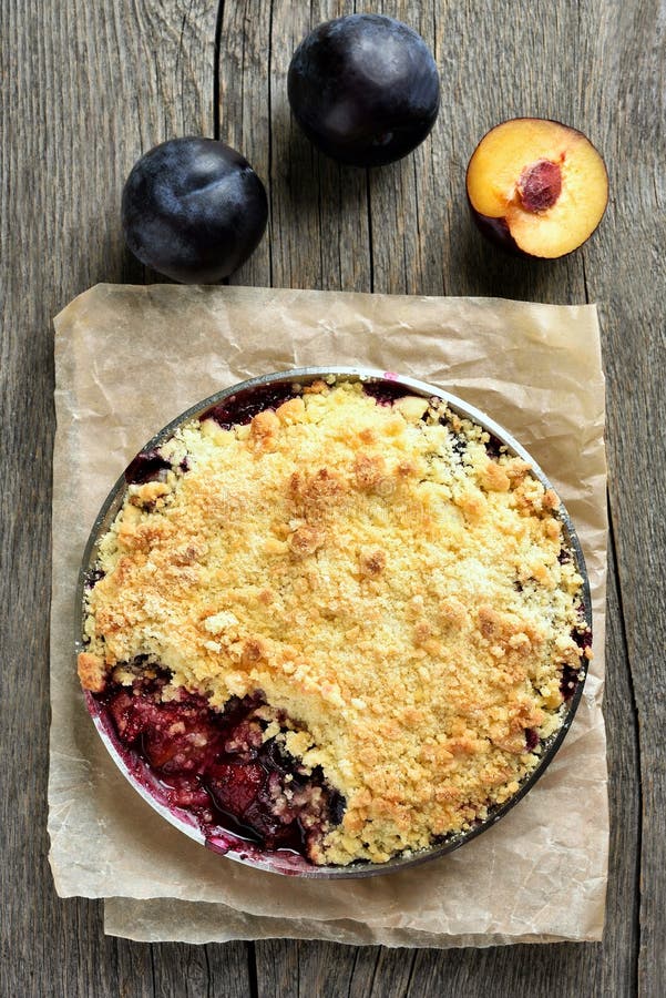 Tarte de fruit avec des prunes photos stock Tarte de fruit avec des prunes photos stock