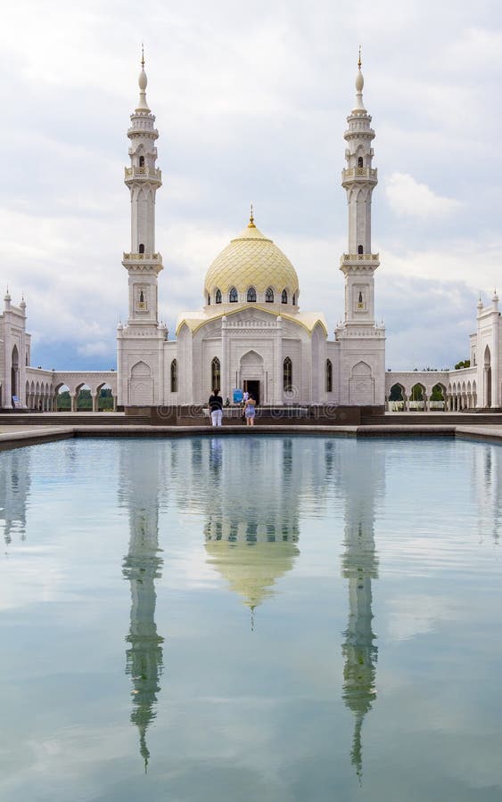 TATARSTAN, RUSSLAND - 11. JULI 2015: Weißes Mosquei im sity Bolgar, Tatarstan, Russland stockfoto TATARSTAN, RUSSLAND - 11. JULI 2015: Weißes Mosquei im sity Bolgar, Tatarstan, Russland stockfoto