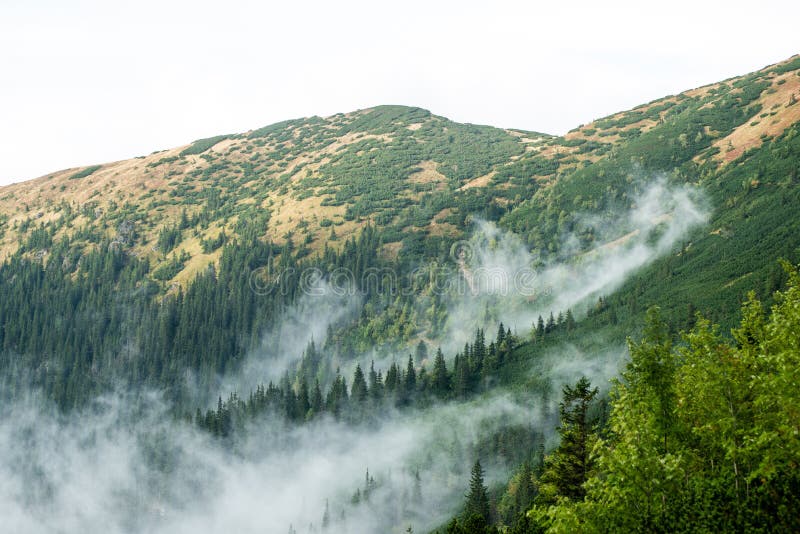 Tatry na Slovensku pokryté mraky