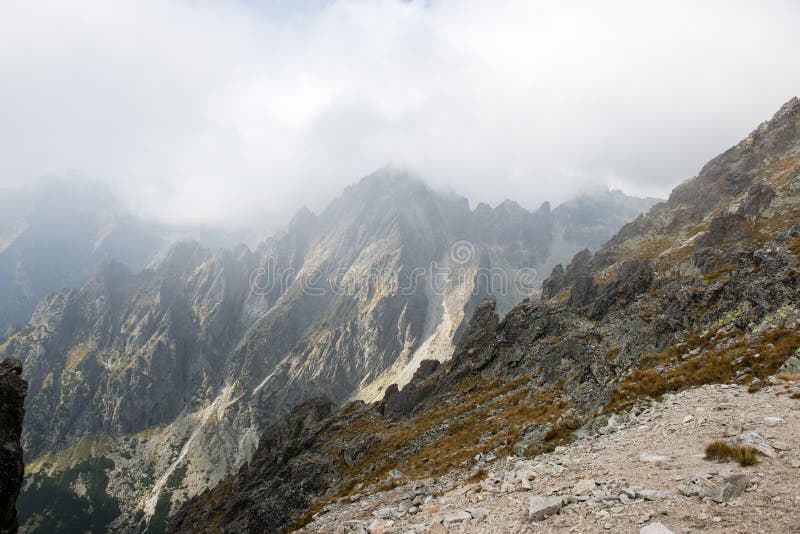 Tatry na Slovensku zahalené mrakmi