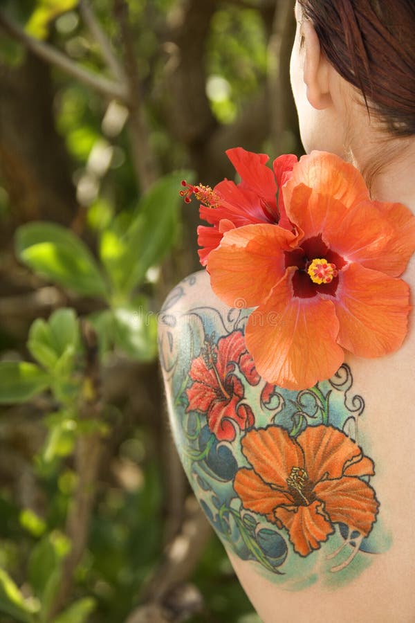 hibiscus shoulder tattoo  hibiscus flower tattoos  Hibiscus tattoo  Flower tattoo shoulder Beautiful flower tattoos