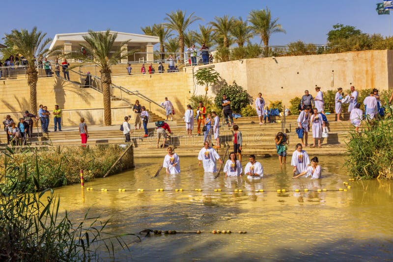 Taufen Israel Jordan River Near Bethany Beyond Jordanien stockbilder Taufen Israel Jordan River Near Bethany Beyond Jordanien stockbilder