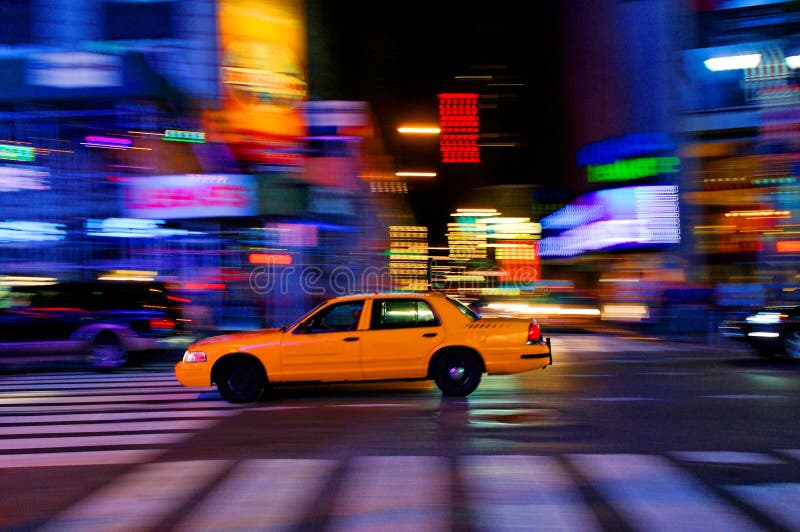 Taxicab na rua da cidade
