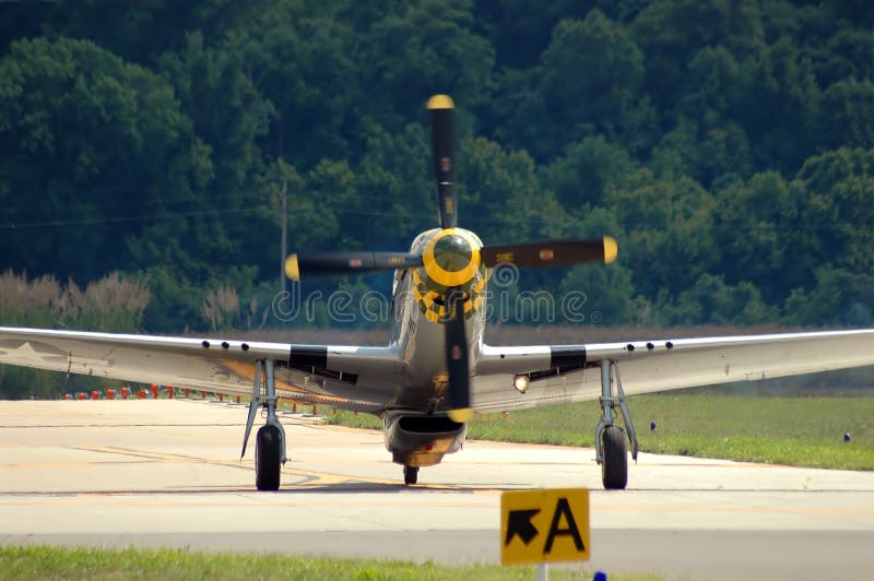 Taxiing do mustang P-51
