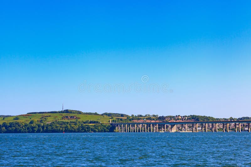 Tay Road Bridge, Dundee, Ecosse photographie stock libre de droits Tay Road Bridge, Dundee, Ecosse photographie stock libre de droits