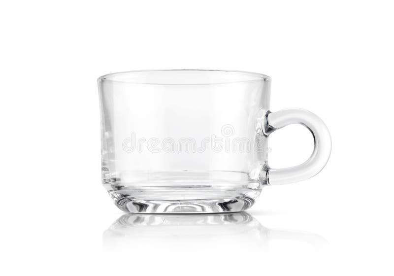 Taza de cristal transparente clara aislada en el fondo blanco fotos de archivo Taza de cristal transparente clara aislada en el fondo blanco fotos de archivo