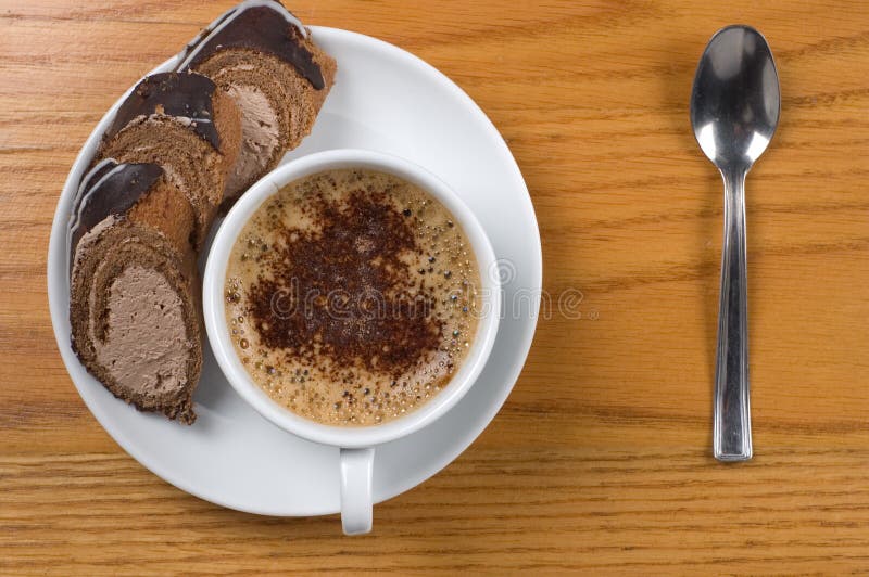 Tazza di caffè con il dessert immagine stock libera da diritti Tazza di caffè con il dessert immagine stock libera da diritti