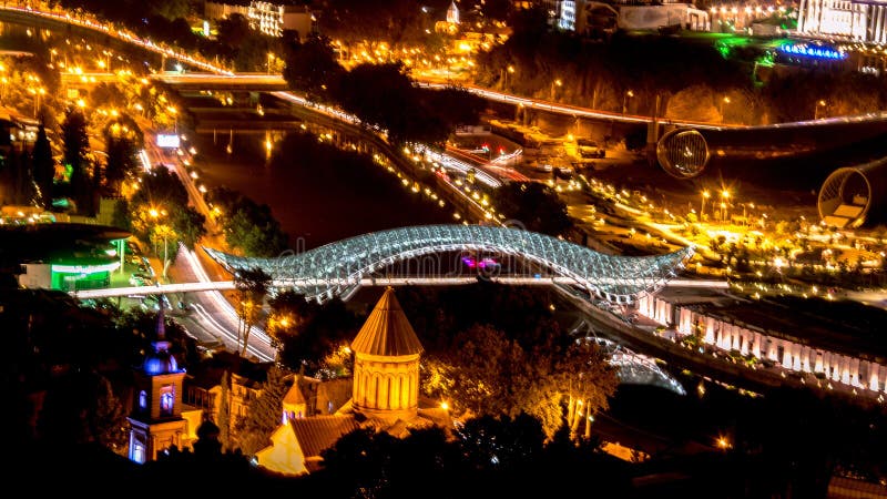 Tbilisi Georgia alla notte fotografia stock libera da diritti Tbilisi Georgia alla notte fotografia stock libera da diritti