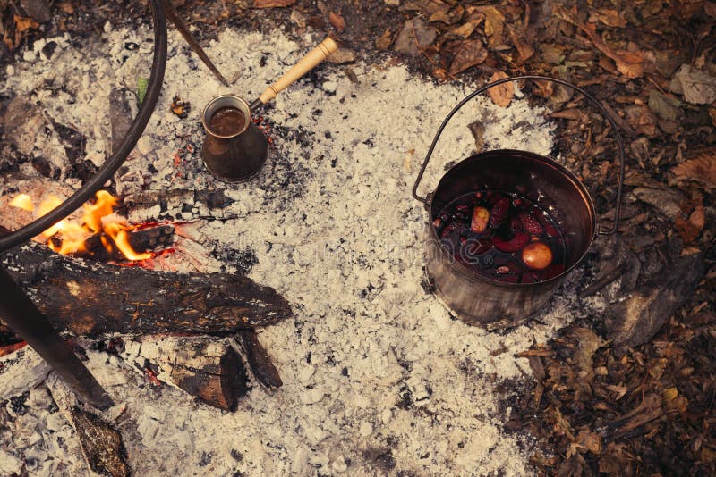 Coffee Pot On Campfire Stock Photo - Download Image Now - 2015, Barbecue -  Meal, Boiling - iStock