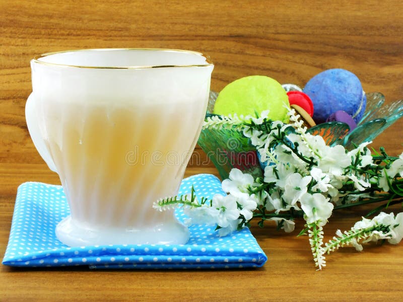 Tea and tasty colorful macaroon royalty free stock photos Tea and tasty colorful macaroon royalty free stock photos