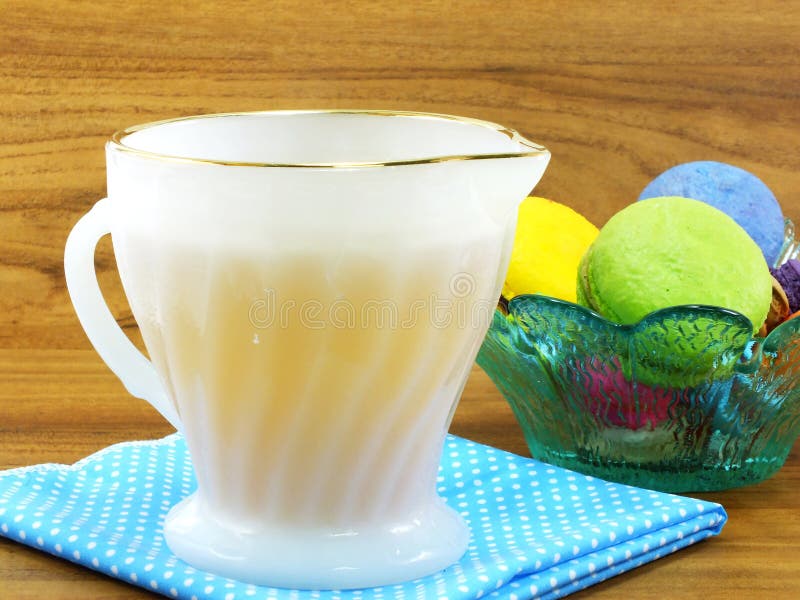 Tea and tasty colorful macaroon royalty free stock image Tea and tasty colorful macaroon royalty free stock image
