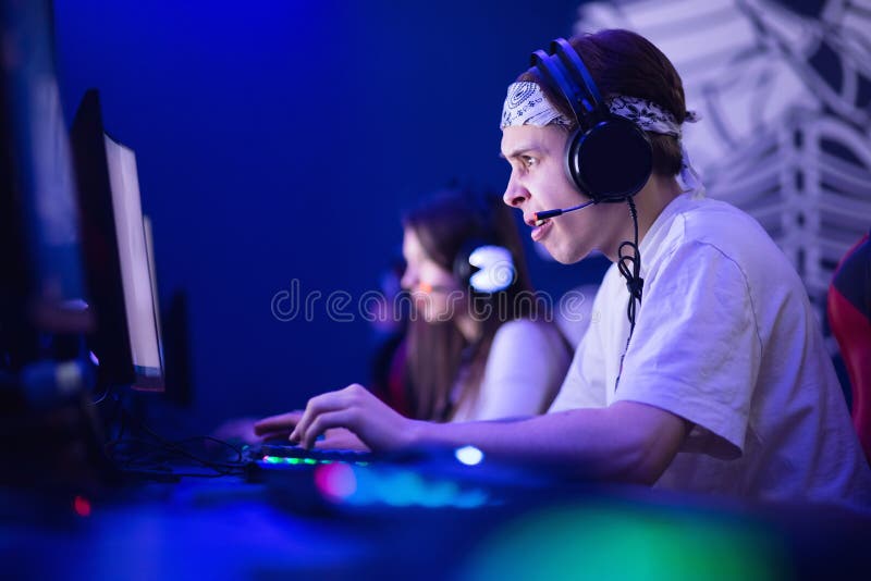 Online Gaming. Gaming Modern Leisure. Cyber Sport Arena. Tech Shop. Play  Computer Games Stock Photo - Image of casino, player: 207371568