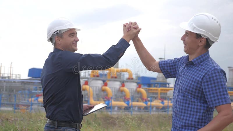 teamwork Conceito da estação da produção do gás da indústria Estratégia do sucesso comercial da vitória do vídeo de movimento len