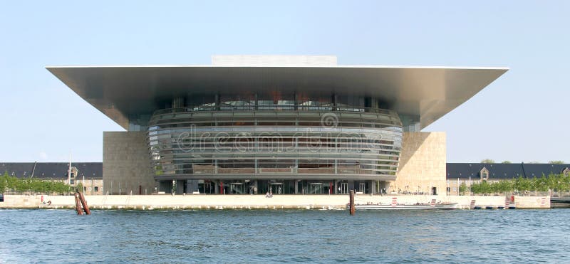 Teatro de la ópera de Copenhague imagen de archivo libre de regalías Teatro de la ópera de Copenhague imagen de archivo libre de regalías
