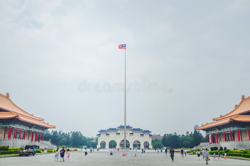 Teatro nazionale famoso Corridoio di Taiwan al quadrato nazionale di democrazia di Taiwan di Chiang Kai-Shek Memorial Hall, Taipe immagini stock Teatro nazionale famoso Corridoio di Taiwan al quadrato nazionale di democrazia di Taiwan di Chiang Kai-Shek Memorial Hall, Taipe immagini stock