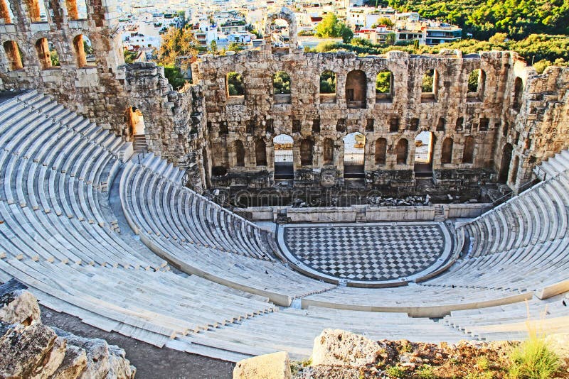 Teatro Odeon dell'attico di Herodes sull'acropoli a Atene, Grecia immagini stock libere da diritti Teatro Odeon dell'attico di Herodes sull'acropoli a Atene, Grecia immagini stock libere da diritti