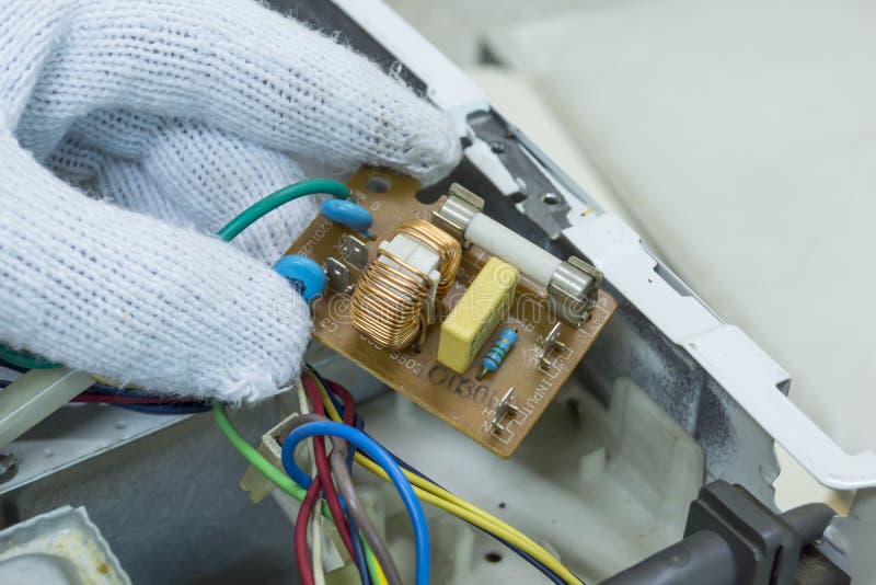 Technician Repair Microwave Oven Mainboard, Checking Microwave Oven Mainboard, Home Appliances