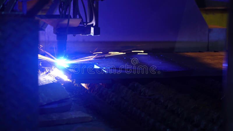 Technologia przemysłowej obróbki skrawaniem laserowym do produkcji płaskich wyrobów ze stali metalowych z iskierkami