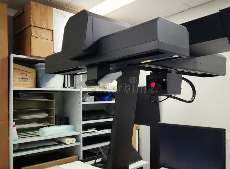 Technologie de scanner d'imagerie zeutschel avec papier d'impression et lentille circulaire image stock Technologie de scanner d'imagerie zeutschel avec papier d'impression et lentille circulaire image stock